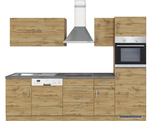 Cuisine complète avec évier, lave-vaisselle, cuisinière, four et hotte aspirante, ainsi que des armoires hautes et basses.