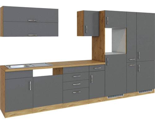 Cuisine équipée avec évier, tiroirs et armoires