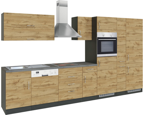 Cuisine complète avec évier, cuisinière, lave-vaisselle, four et hotte aspirante.