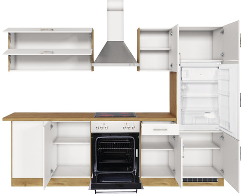 Cuisine avec éléments hauts, hotte aspirante, cuisinière avec four et réfrigérateur