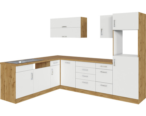 Cuisine intégrée avec évier, armoires et tiroirs