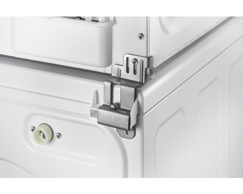 Lave-linge et sèche-linge avec kit de raccordement