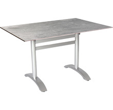 Rechteckiger Tisch mit Tischplatte und Metallgestell