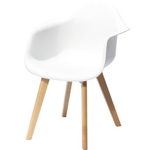 Chaise blanche avec accoudoirs et pieds en bois