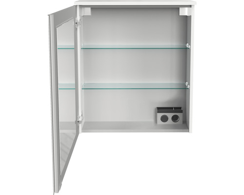 Offener weisser Spiegelschrank mit zwei Glasböden und Steckdosenelement.