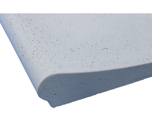 Bordure de trottoir en béton avec bord arrondi