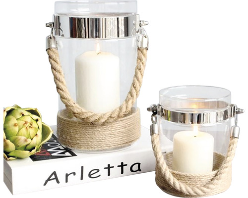 Zwei dekorative Glaswindlichter mit Seilgriffen und Kerzen