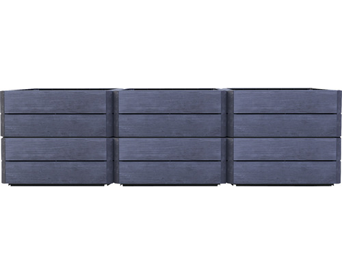 Trois jardinières en bois côte à côte