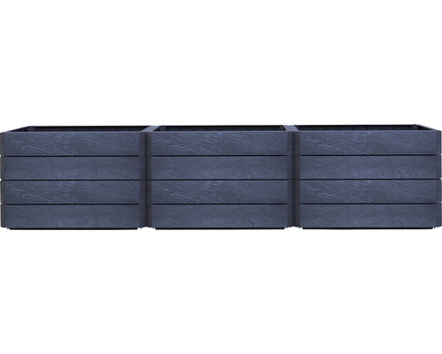 Trois jardinières rectangulaires d''extérieur côte à côte