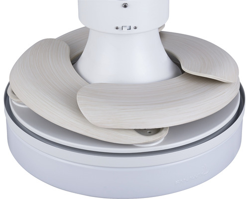 Deckenventilator mit Holzdekorflügeln