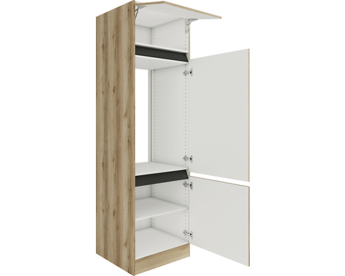 Meuble de cuisine avec portes ouvertes et étagères