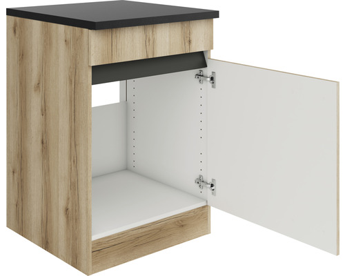 Meuble bas de cuisine avec porte ouverte