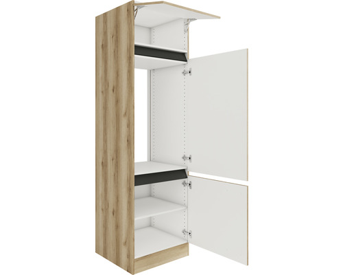 Armoire de cuisine avec étagères et portes ouvertes