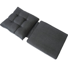 Graues Stuhlkissen mit Knöpfen