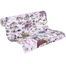 Rouleau de papier peint avec des motifs de contes de fées tels que des champignons, des animaux et des personnages