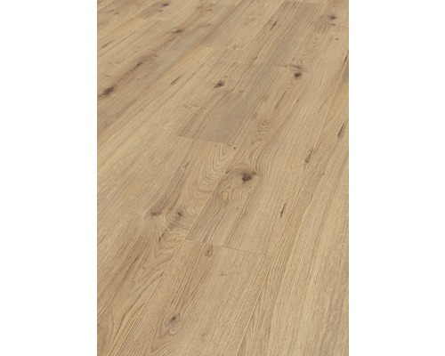 Verlegtes Laminat mit Holzoptik