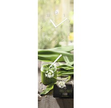 Dekorative Uhr mit Bärlauchpesto-Motiv im Glas