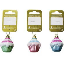 Drei Cupcake-Christbaumkugeln zum Aufhängen