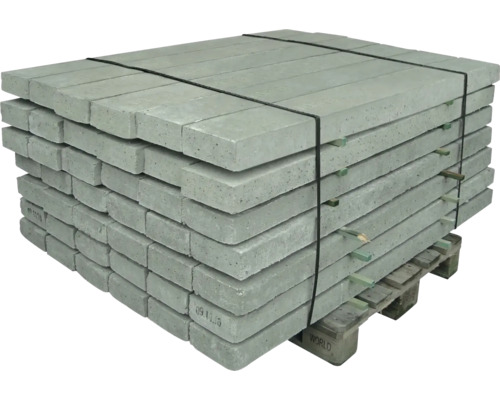 Pile de pavés en béton sur une palette