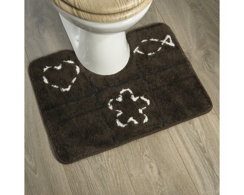 Tapis de toilette marron avec symboles blancs et découpe pour les toilettes.