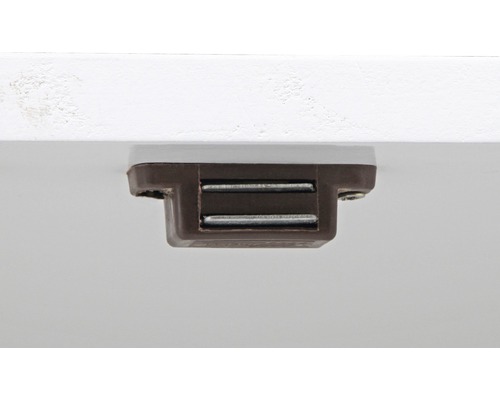 Magnetverschluss an einem Möbelstück befestigt