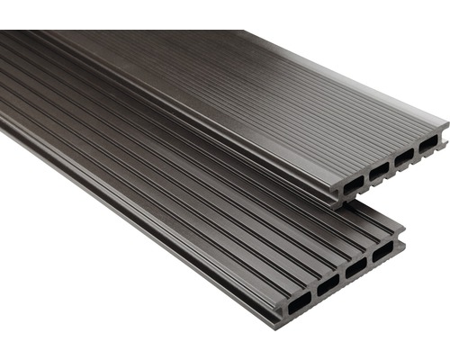 Kit de planches pour terrasse en PVC Konsta gris-marron 12 m² comprenant planches pour terrasse en PVC, soubassement et matériel de montage