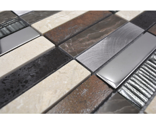 Mosaïque composée de différents matériaux