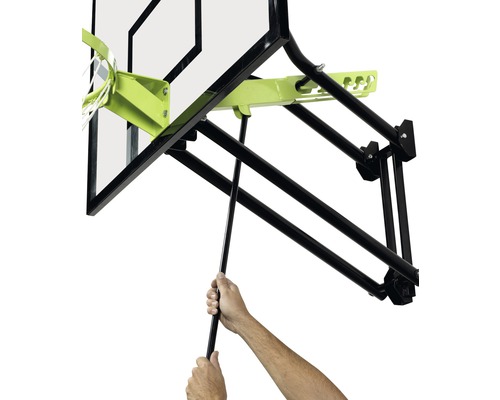 Detailansicht eines Basketballkorbs mit Höhenverstellung.