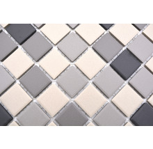 Mosaikfliese mit quadratischem Muster