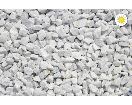 Gros plan de galets décoratifs blancs