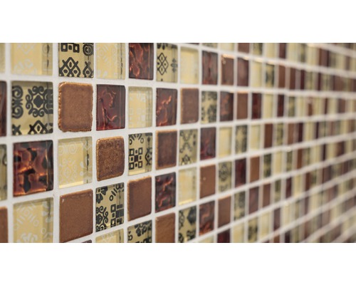 Gros plan d''un carreau mural avec un motif de mosaïque carrée