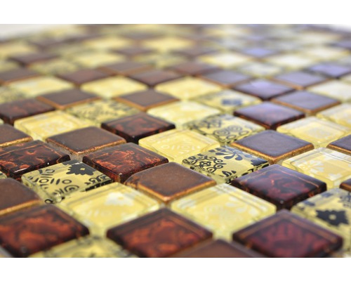 Gros plan de carreaux de mosaïque en verre de forme carrée