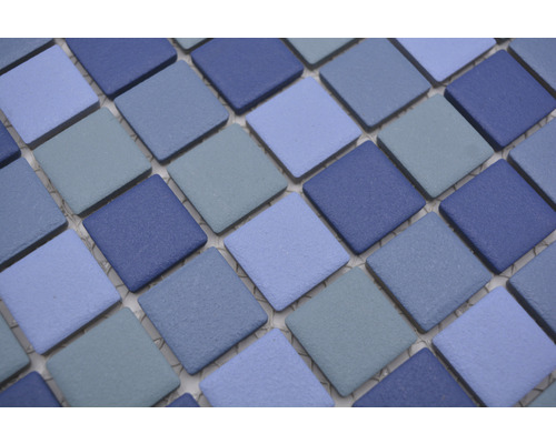 Carreaux de mosaïque dans différentes nuances de bleu