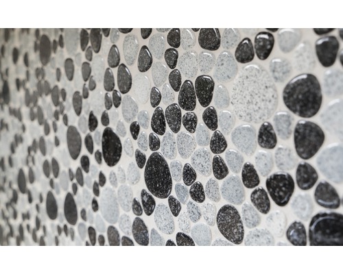 Mosaïque avec motif de galets pour la décoration murale