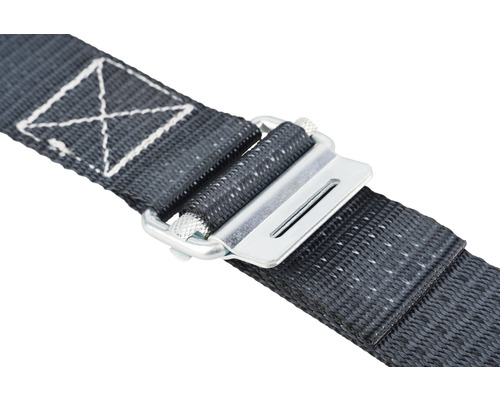 Detailansicht eines Spanngurtes mit Metallklemme.