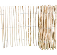 Clôture en rouleau en bois reliée par du fil de fer