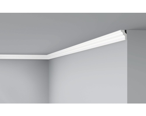 Moulure de plafond D2 2 pièces 2 m x 17 x 25 mm Angle de pièce avec moulure décorative blanche installée