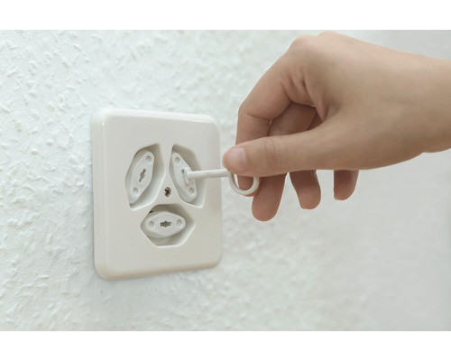 Sécurité enfant prise avec clé