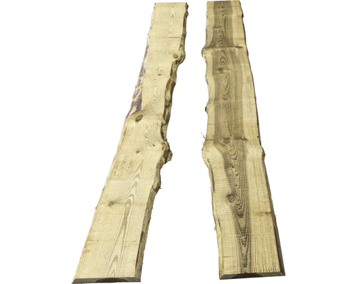 Deux planches brutes en bois résineux