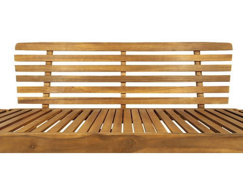 Detailansicht einer Gartenbank aus Holz mit Lattenrostsitz und Rückenlehne