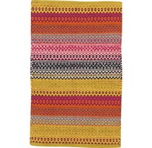 Gemusterter Teppich mit ethnischem Design