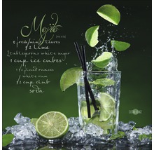 Glas Mojito mit Limetten, Minze und Eiswürfeln