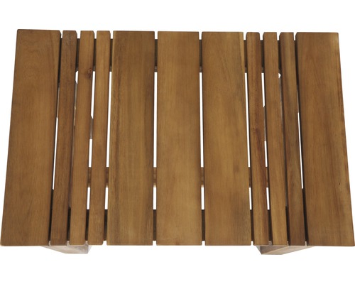 Holzhocker mit Lattenstruktur