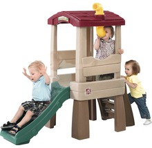 Kinderspielturm mit Rutsche und Kindern