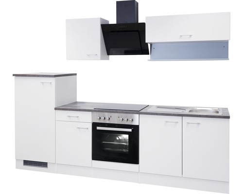 Küchenzeile mit Unterschränken, Spüle, Herd und Dunstabzugshaube