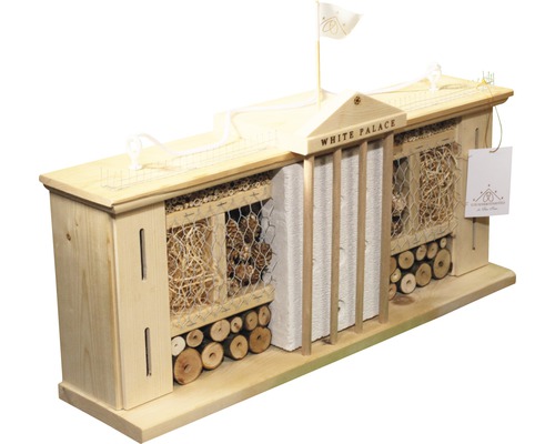 Hôtel à insectes en forme de palais en bois avec matériaux de remplissage