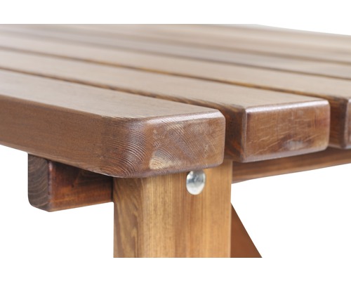 Detailaufnahme einer Holzgartenbank mit Lattenrost und Untergestell