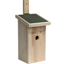 Holzvogelhaus mit Einflugloch und Gründach