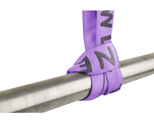 Textiles Hebeband an Metallstange