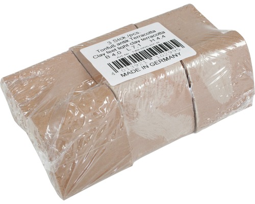 Trois pieds en terre cuite antique